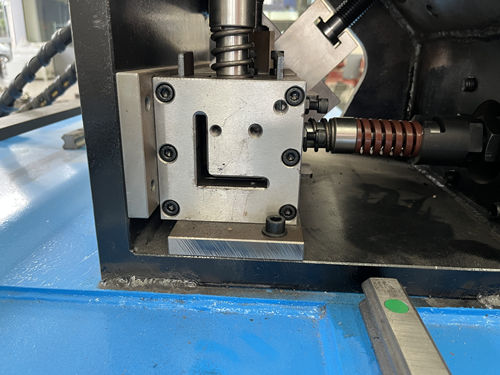 數製型鋼剪斷機